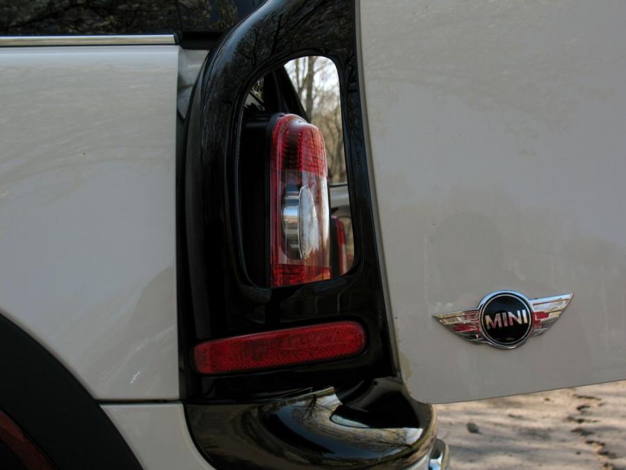  Mini Cooper Clubman 2008 года  (фото 23 из 53)